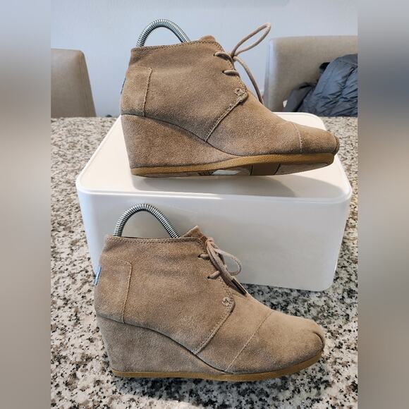 Toms Boots Wedge Heels Ankle Booties 300515 Tan Leather Lace Up - Picture 2 of 8